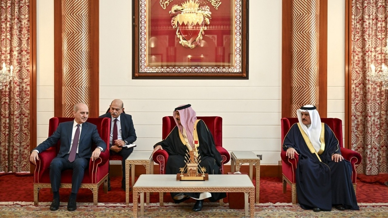 Kurtulmuş, Bahreyn Kralı Al Khalifa ile görüştü