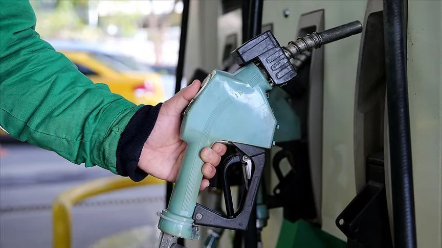 Benzine ve motorine bir zam daha!
