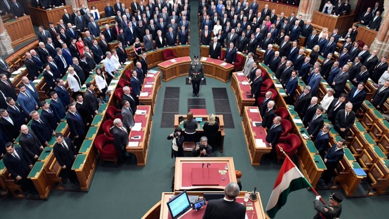Macaristan Parlamentosu'ndan İsveç'e "NATO" onayı