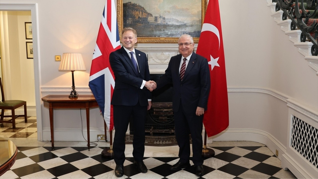 Bakanı Güler, İngiliz mevkidaşı ile görüştü