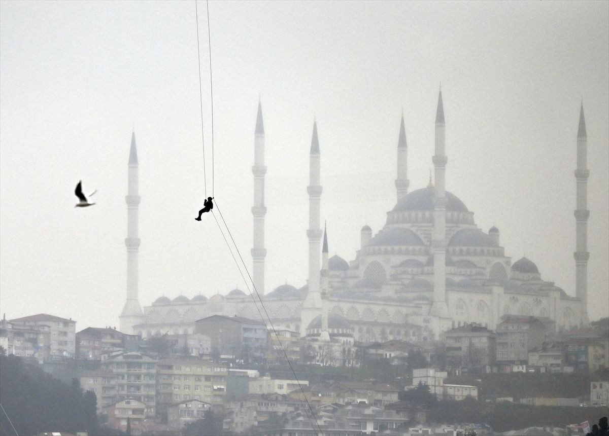 Kadın jandarmalar, 15 Temmuz Şehitler Köprüsü'nden halatlarla indi - Sayfa 6