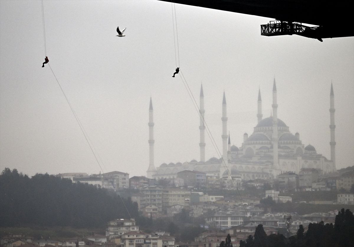 Kadın jandarmalar, 15 Temmuz Şehitler Köprüsü'nden halatlarla indi - Sayfa 5