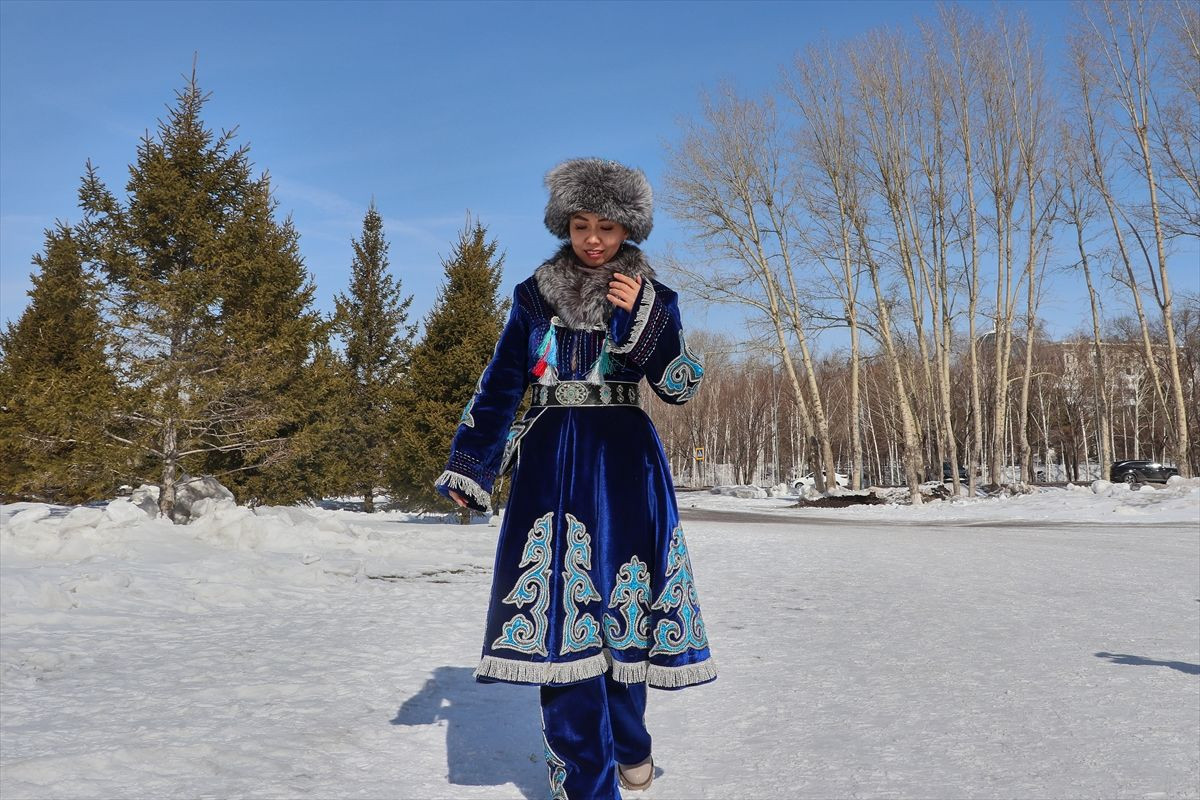 Kazaklar, Milli Kıyafetler Günü’nü kutluyor! - Sayfa 1
