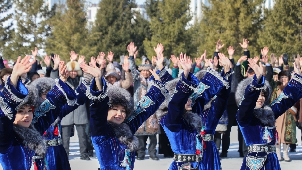 Kazaklar, Milli Kıyafetler Günü’nü kutluyor!