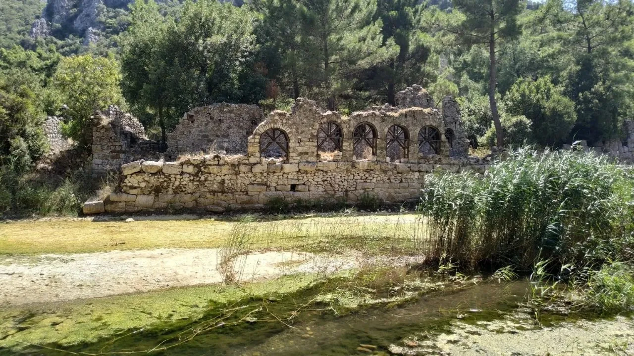 Yenilenen Olympos Antik Kenti'nin açılışı gerçekleştirildi