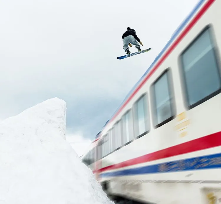 Doğu Ekspresi treninin üzerinden snowboardla atlayan Süleyman Atlı kimdir?