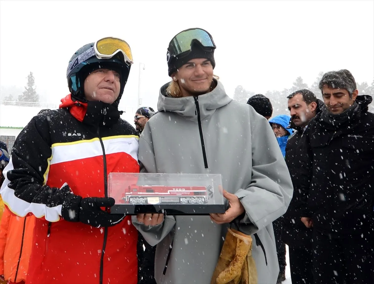 Doğu Ekspresi treninin üzerinden snowboardla atlayan Süleyman Atlı kimdir?