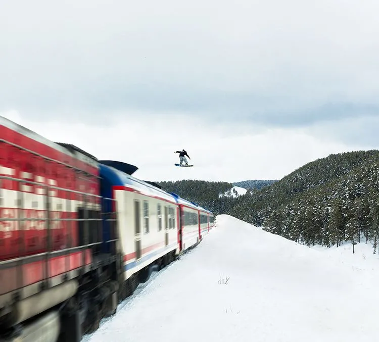 Doğu Ekspresi treninin üzerinden snowboardla atlayan Süleyman Atlı kimdir?