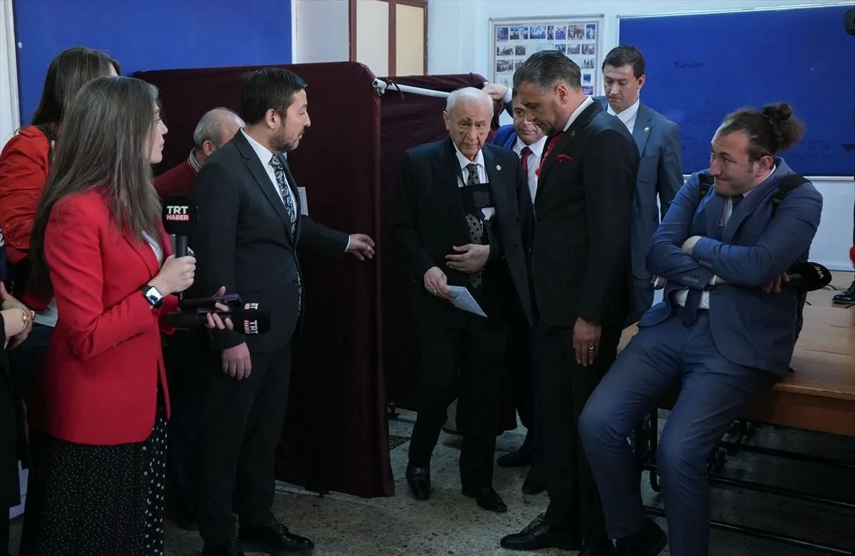 Bahçeli'nin yüzündeki morluklar neden oldu?