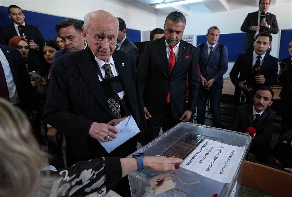 Bahçeli'nin yüzündeki morluklar neden oldu?