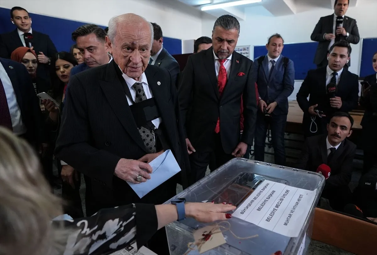 Bahçeli'nin yüzündeki morluklar neden oldu?