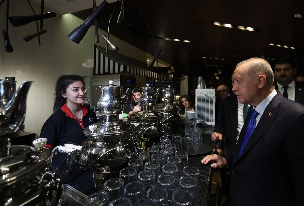 Cumhurbaşkanı Erdoğan, gençlerle bir araya geldi!