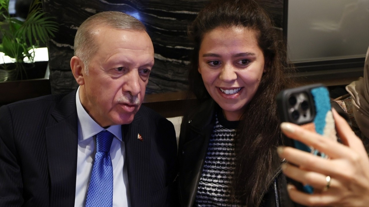 Cumhurbaşkanı Erdoğan, gençlerle bir araya geldi!