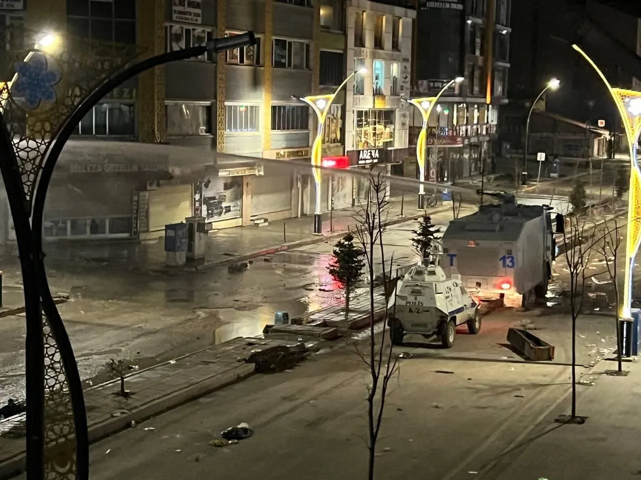 6 ilde izinsiz yürüyüşe polis müdahalesi!