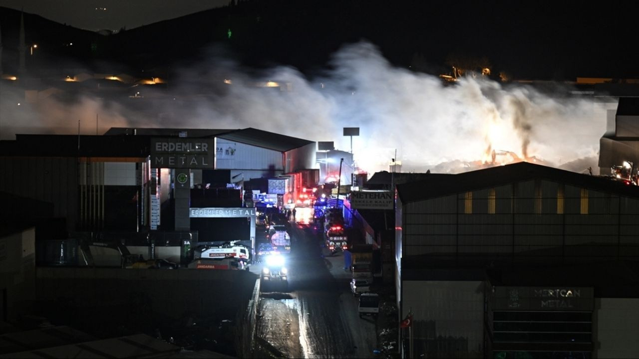 Ankaralıları korkutan yangın kontrol altına alındı