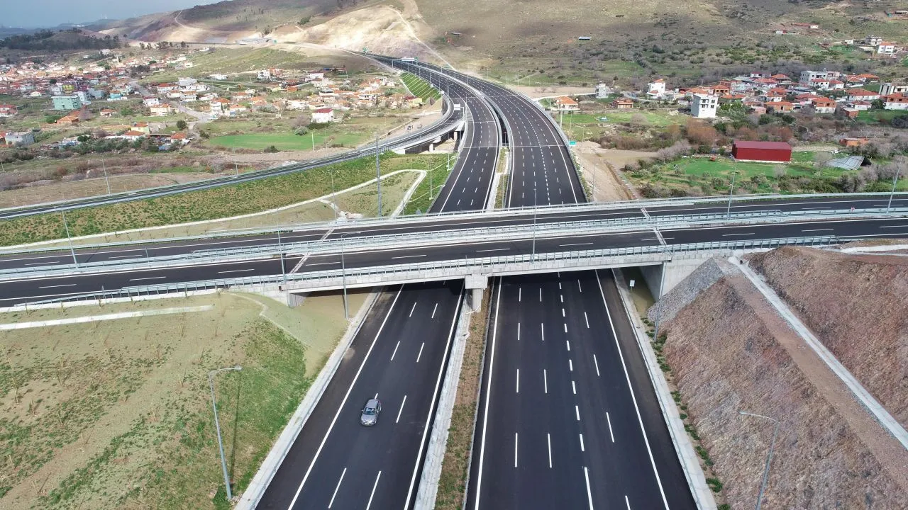 Köprü ve otoyollar bayramda ücretsiz mi?