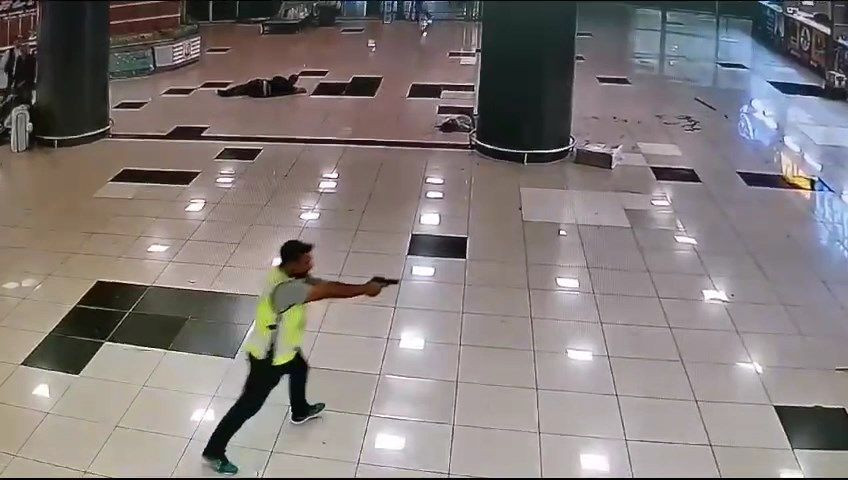 Şanlıurfa Terminali'nde silahlı kavga: 1 ölü, 2'si polis 10 yaralı! - Sayfa 4