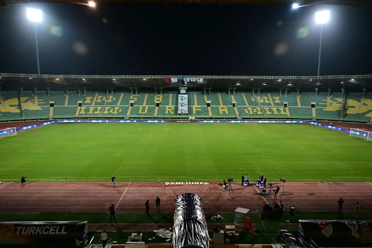 Galatasaray-Fenerbahçe Süper Kupa maçı saat kaçta, hangi kanalda?