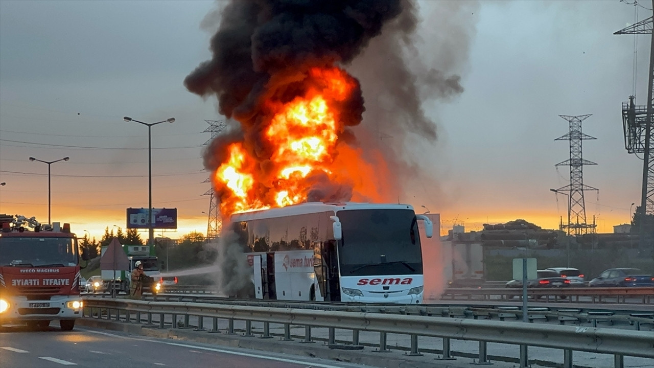 TEM Otoyolu'nda otobüs yangını!