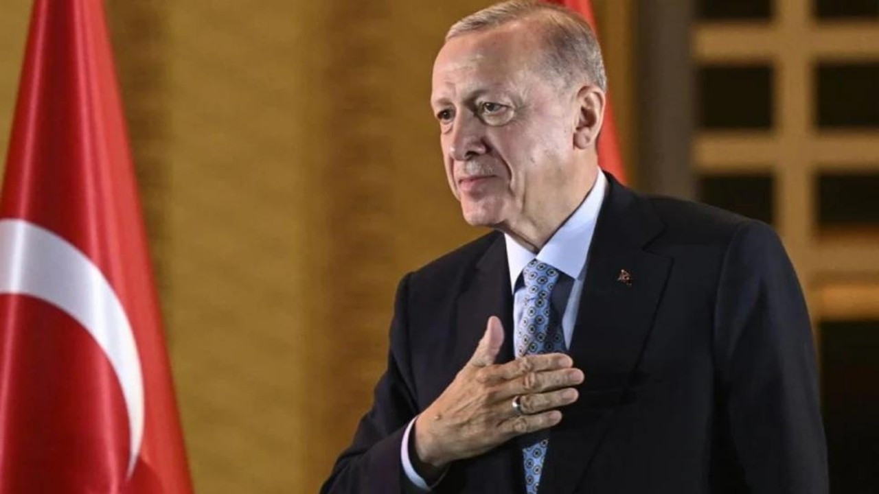 Erdoğan, TRT'nin 60. kuruluş yıl dönümünü kutladı