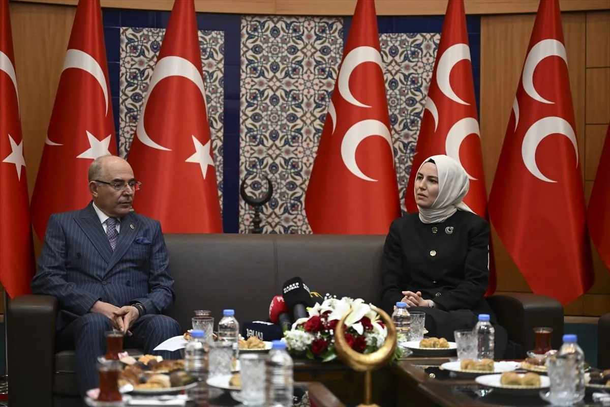 Siyasi partiler arasında bayramlaşma günü