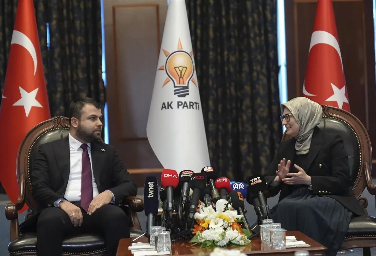 Siyasi partiler arasında bayramlaşma günü