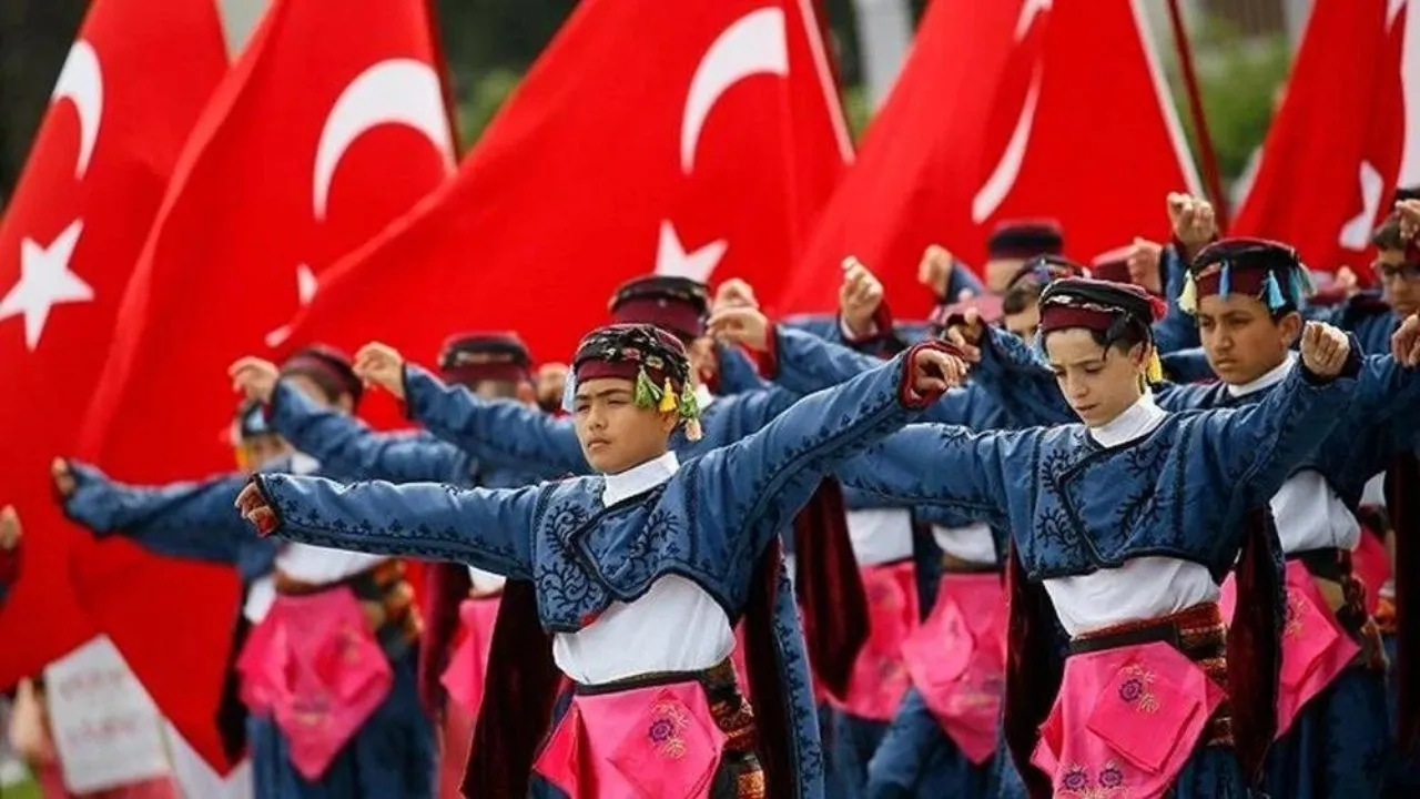 23-24 Nisan üniversiteler ve okullar tatil mi? 23 Nisan eczaneler ve sağlık kuruluşları açık mı?