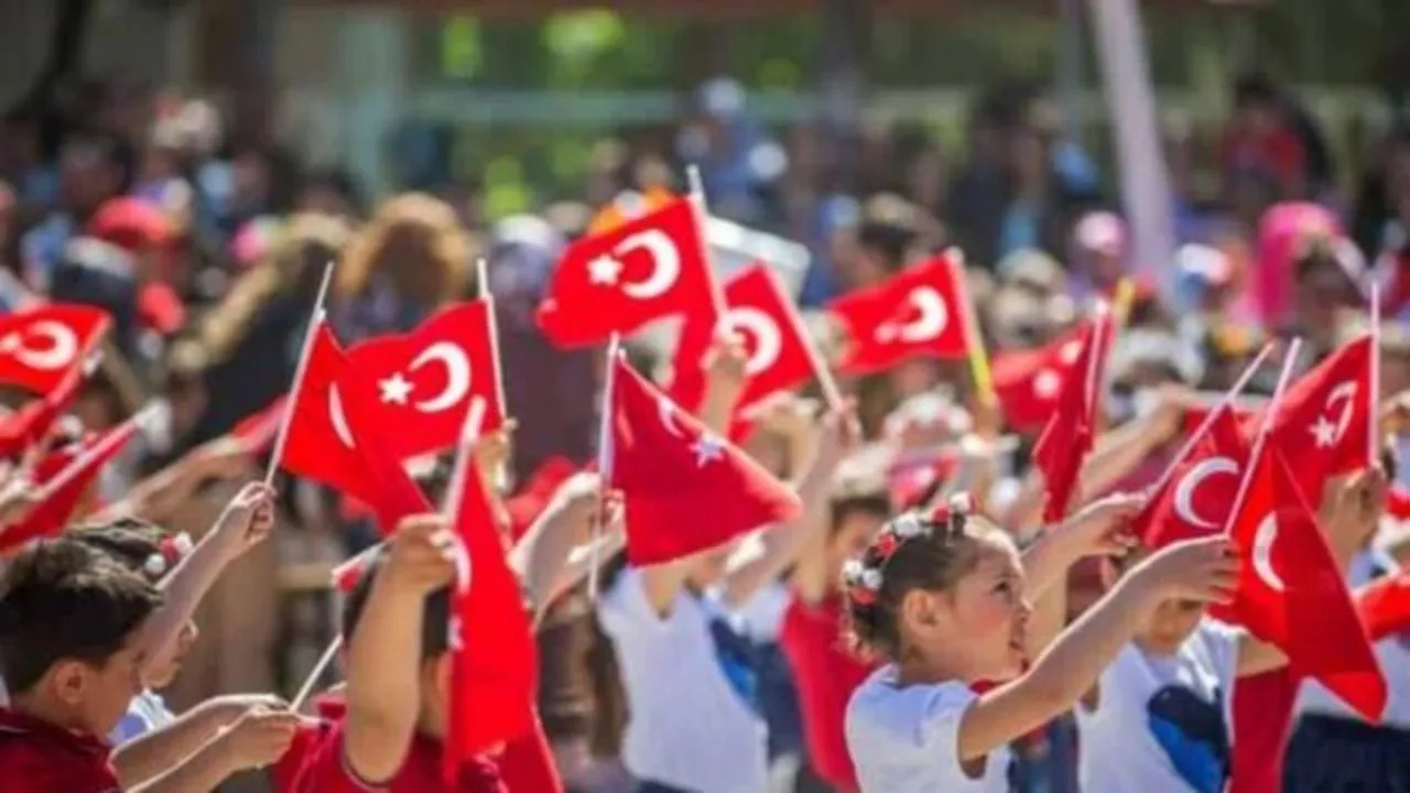 23-24 Nisan üniversiteler ve okullar tatil mi? 23 Nisan eczaneler ve sağlık kuruluşları açık mı?