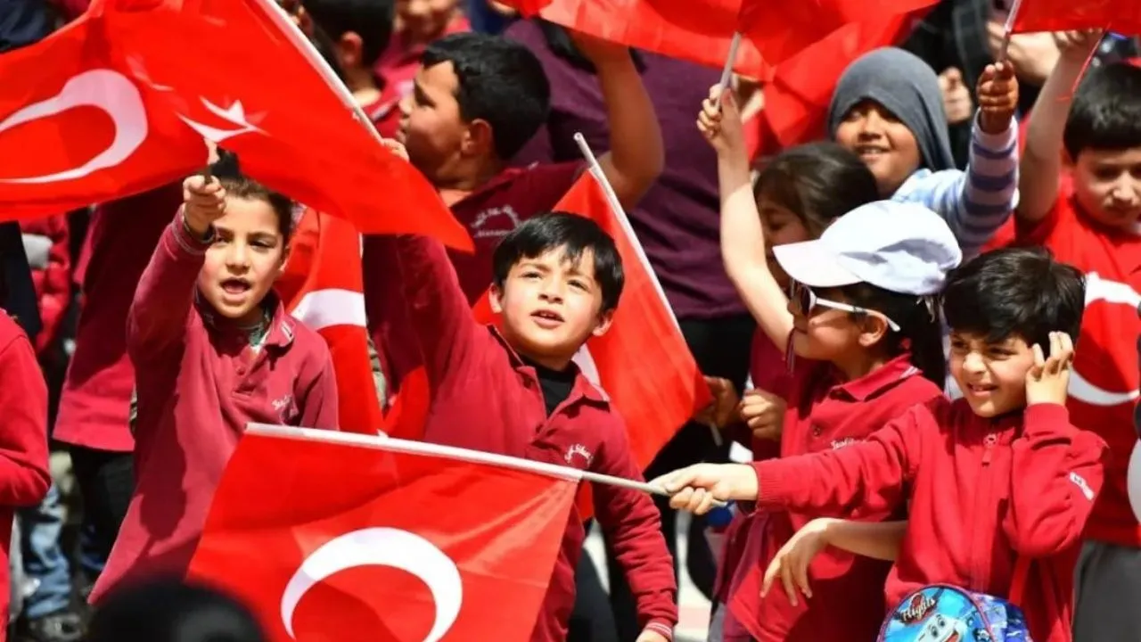 23-24 Nisan üniversiteler ve okullar tatil mi? 23 Nisan eczaneler ve sağlık kuruluşları açık mı?