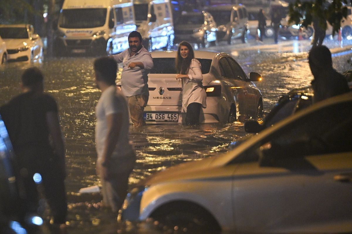 Ankara'nın selle imtihanından akılda kalan anlar! - Sayfa 44