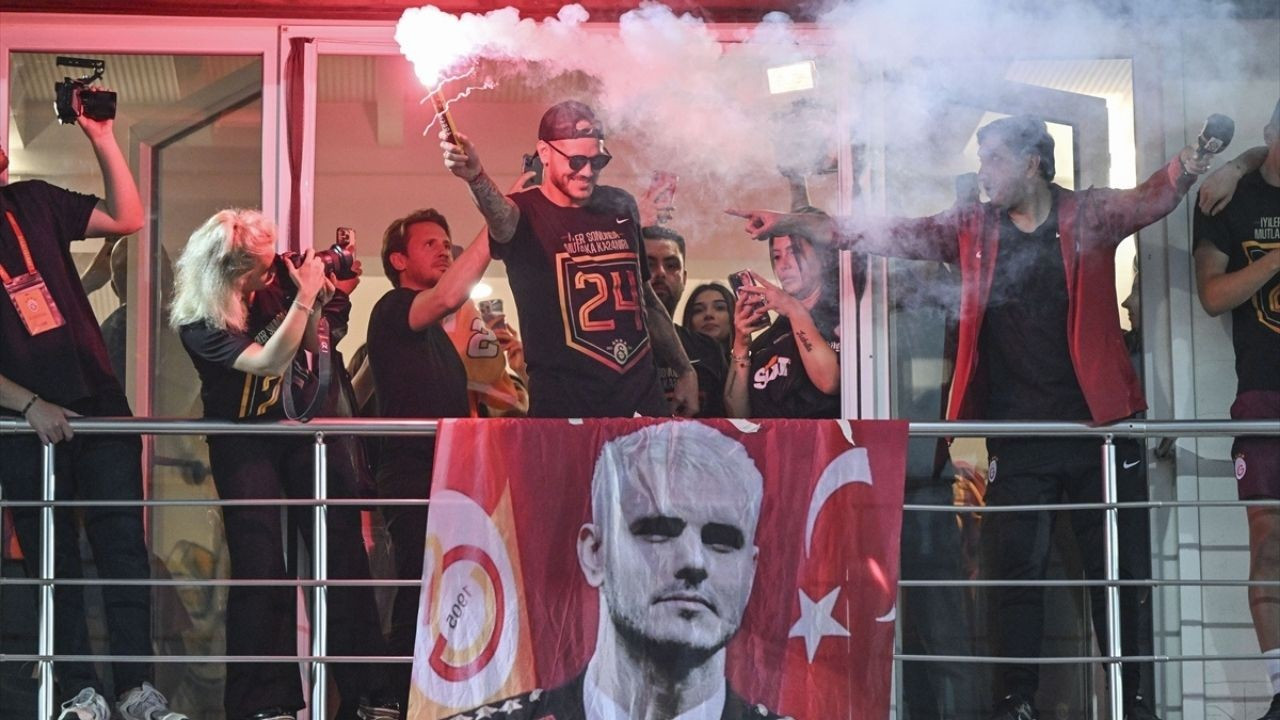 Galatasaray, şampiyonluğu Florya'da kutladı