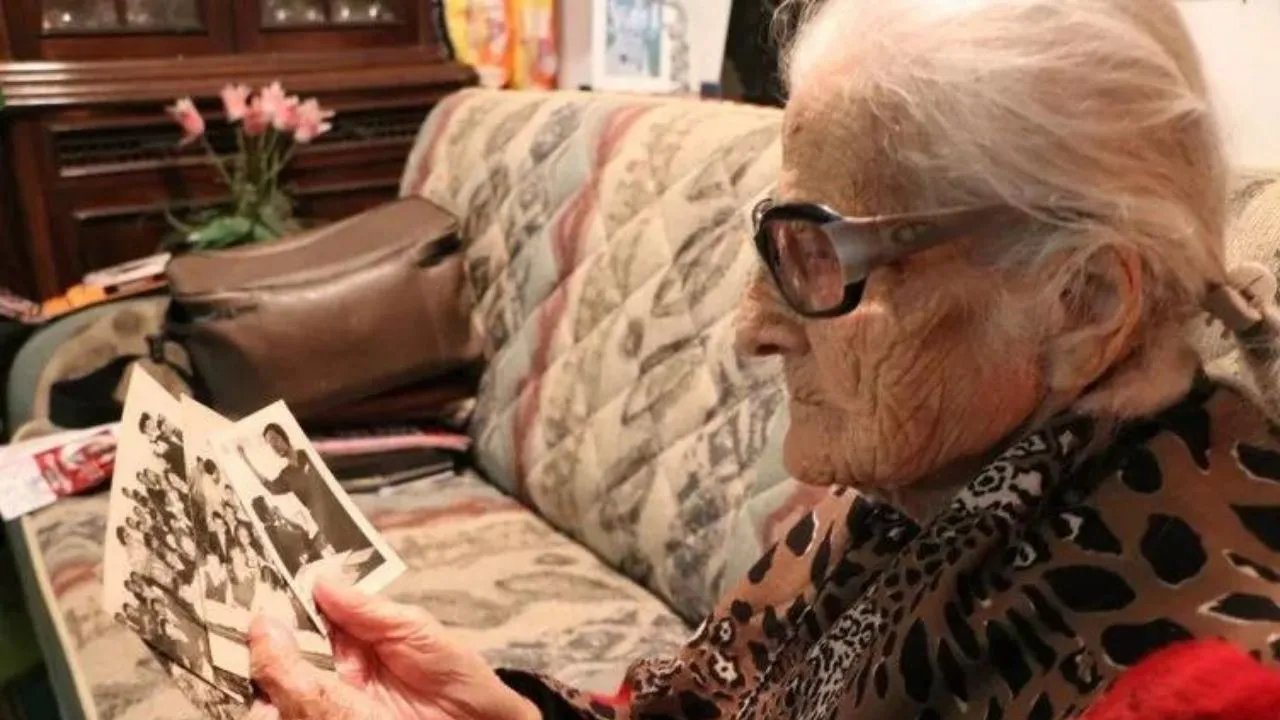 Atatürk'ün tavsiyesiyle öğretmen olan Sabiha Özar, 108 yaşında vefat etti