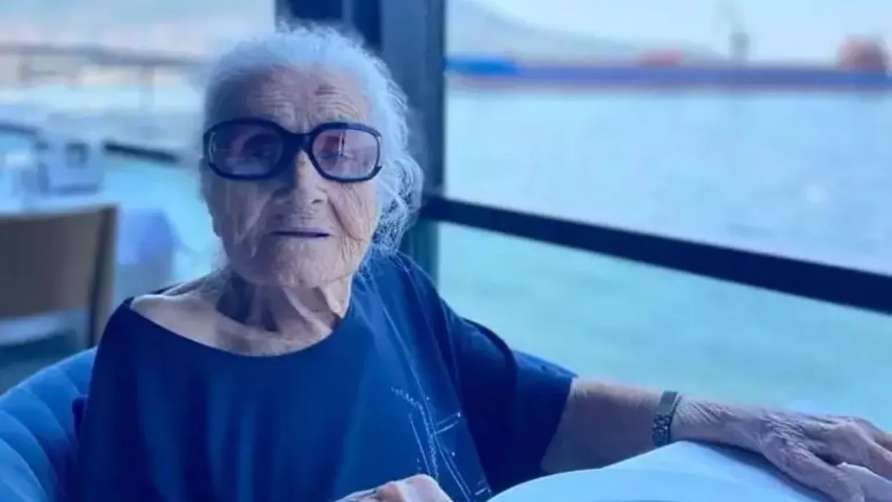 Atatürk'ün tavsiyesiyle öğretmen olan Sabiha Özar, 108 yaşında vefat etti