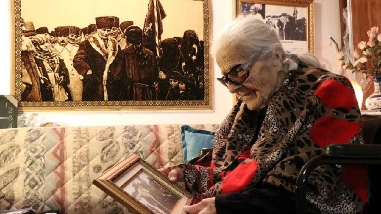 Atatürk'ün tavsiyesiyle öğretmen olan Sabiha Özar, 108 yaşında vefat etti
