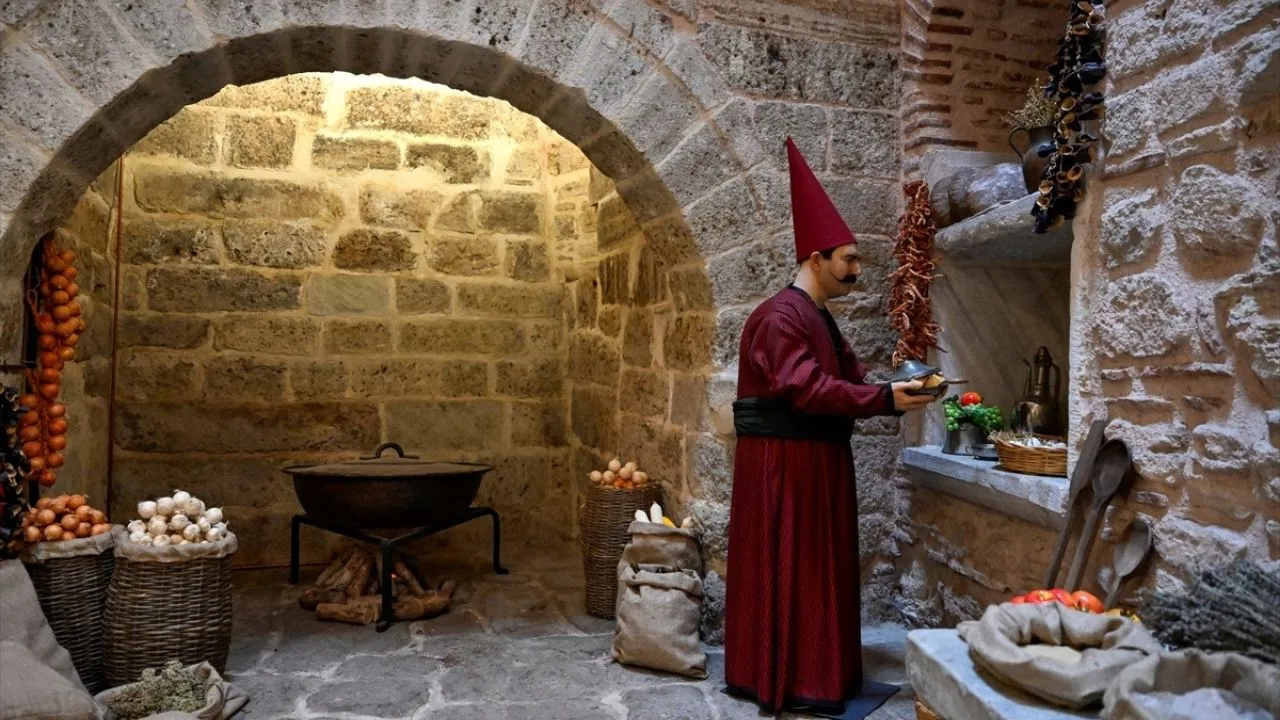 Topkapı Sarayı'nda Cariyeler Taşlığı ve Hamamı ile Kuşhane Mutfağı yeniden ziyarete açıldı