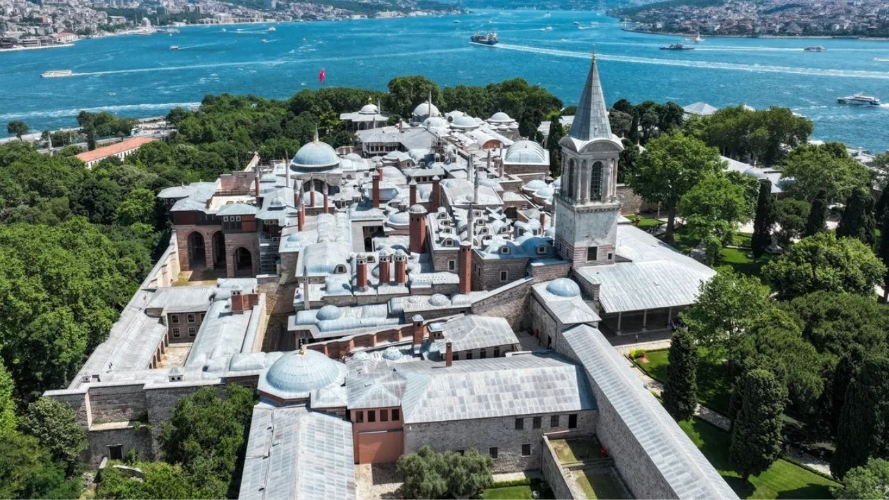 Topkapı Sarayı'nda Cariyeler Taşlığı ve Hamamı ile Kuşhane Mutfağı yeniden ziyarete açıldı