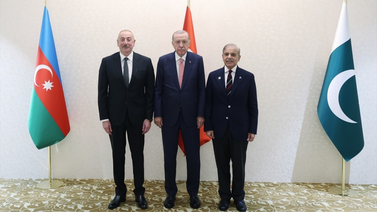 Erdoğan, Aliyev ve Şerif ile üçlü toplantı yaptı
