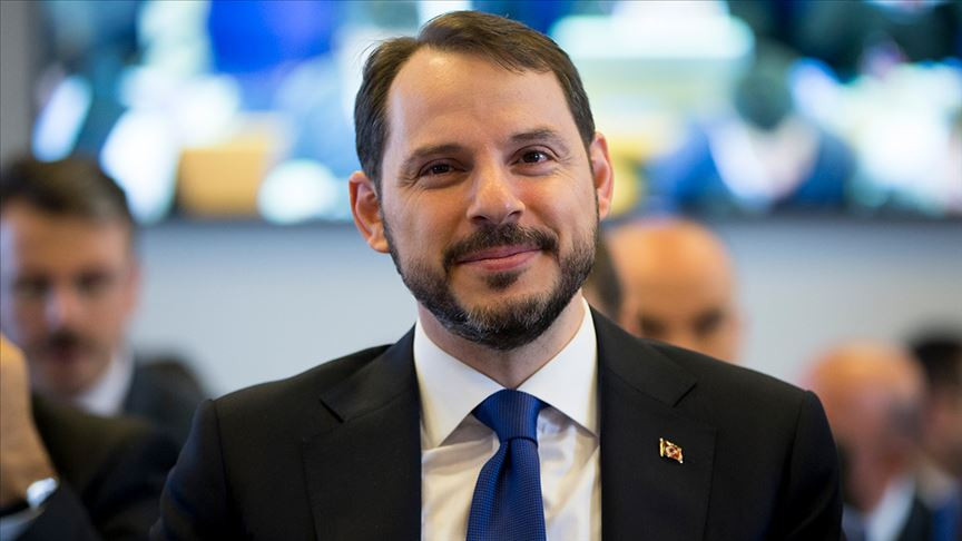 Bakan Albayrak biriktirdiği parayı yanlışlıkla sobada yakan kadın için devreye girdi