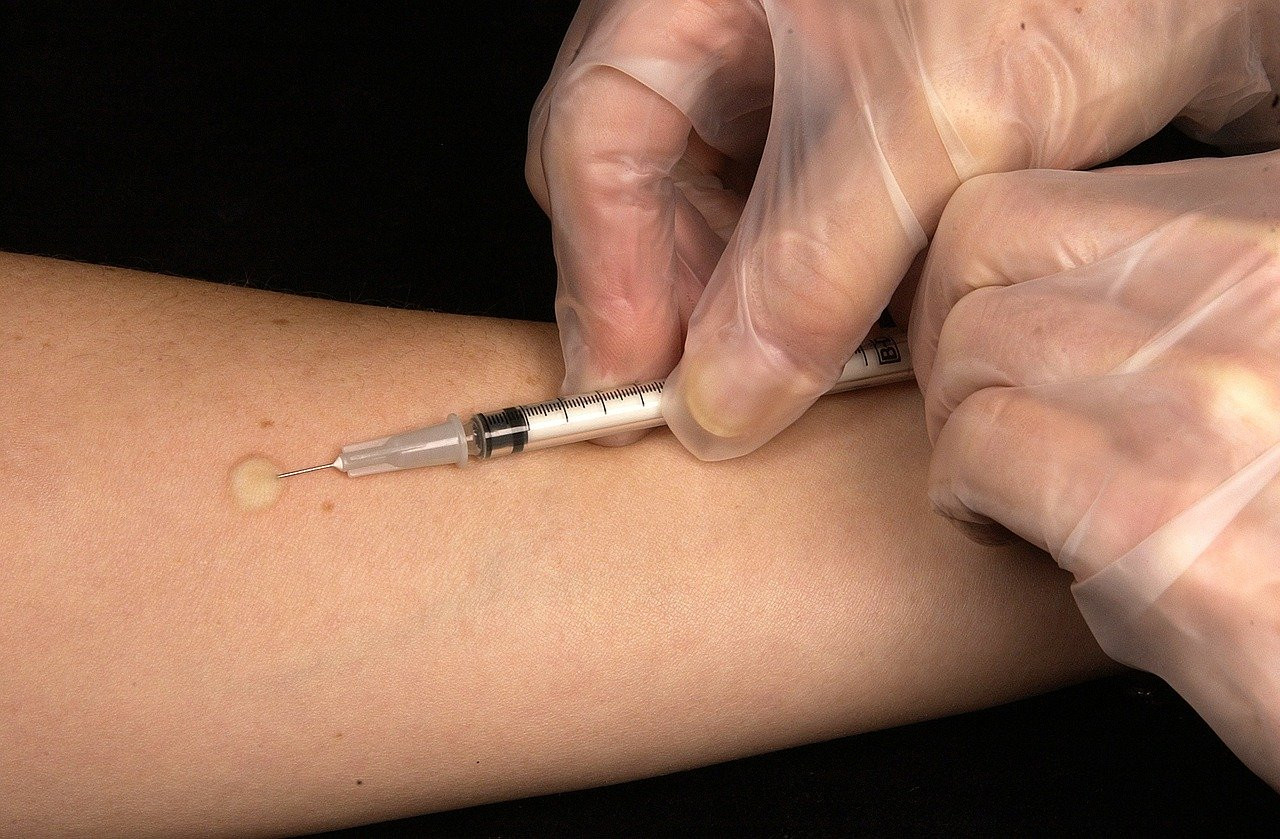 Kovid-19'a karşı yeni aşı adayının klinik denemelerine başlandı