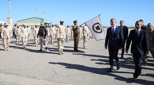 Milli Savunma Bakanı Libya'da