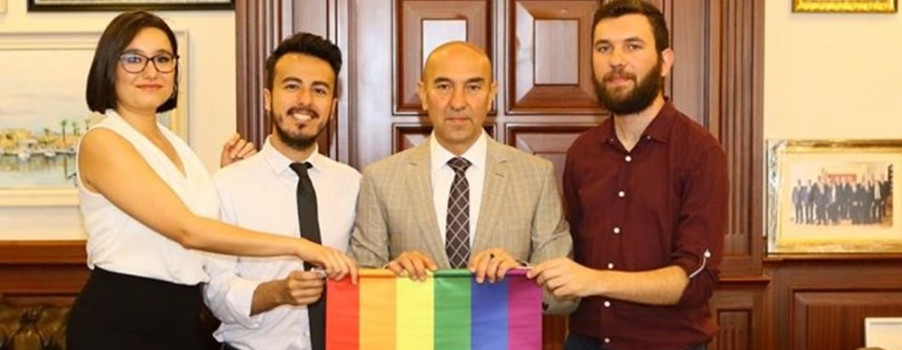 İzmir'in bütçesi eşcinselliğe akmış